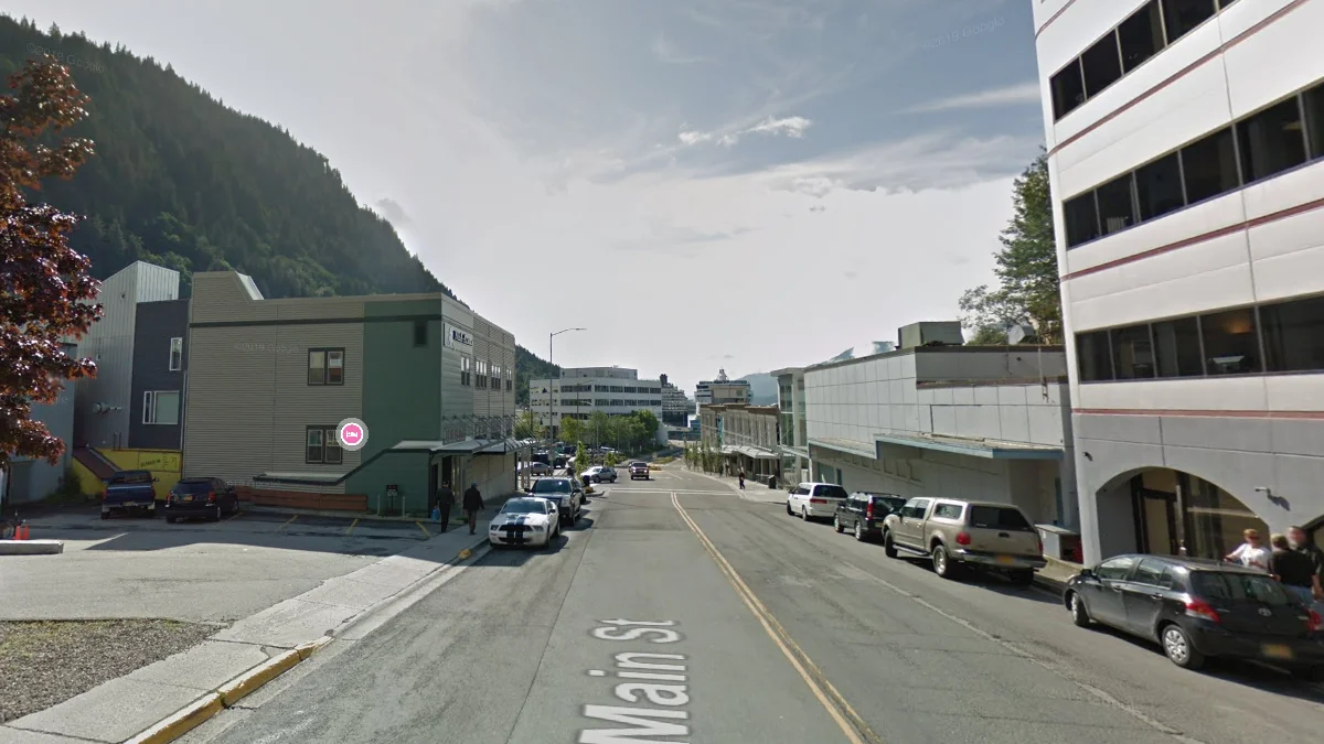 阿拉斯加城鎮與公路特徵