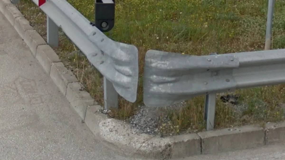 扁平寬闊護欄末端