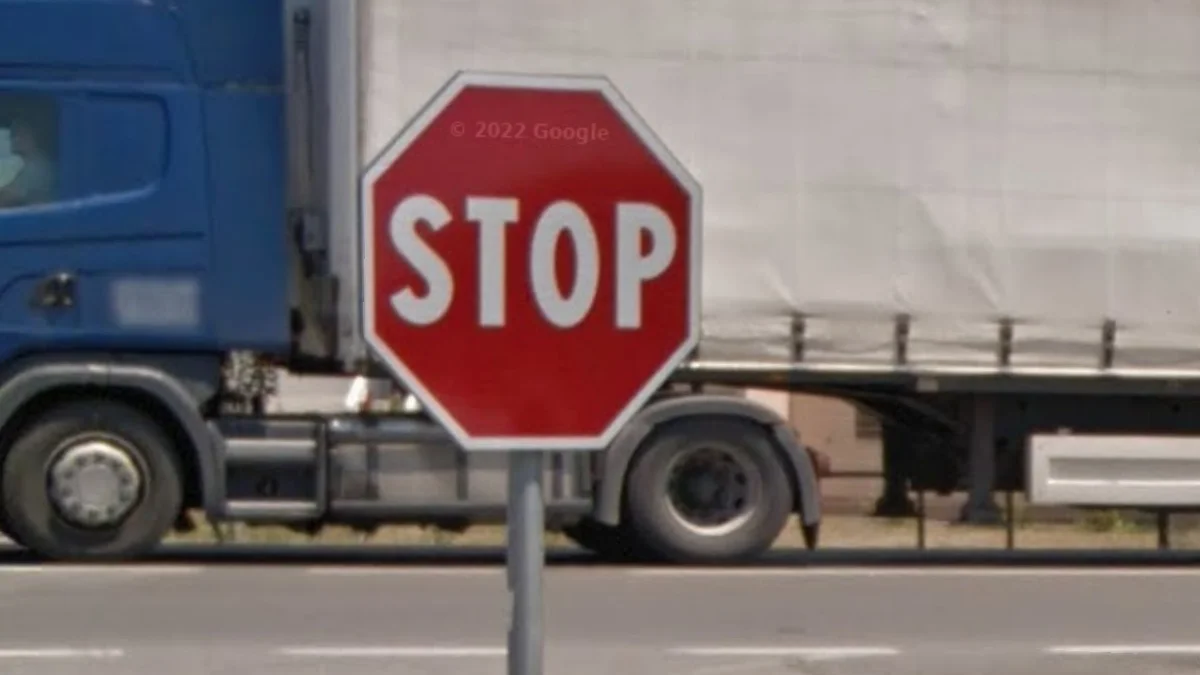 停車標誌S字形狀