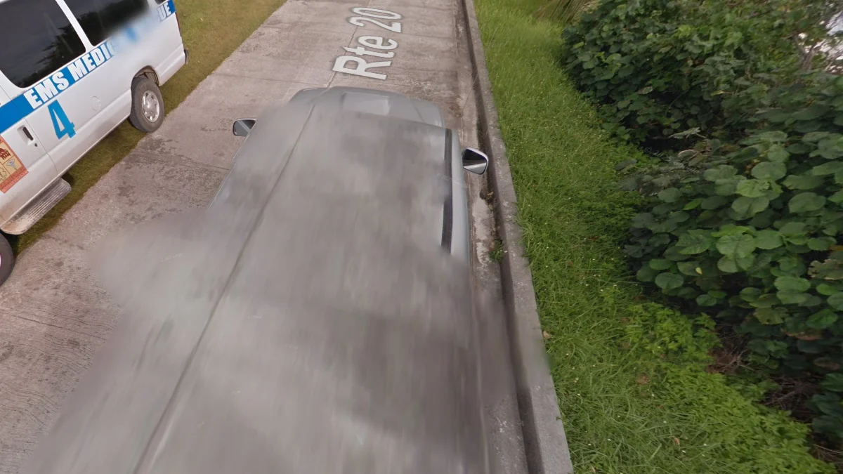 馬努阿島銀灰色貨卡車