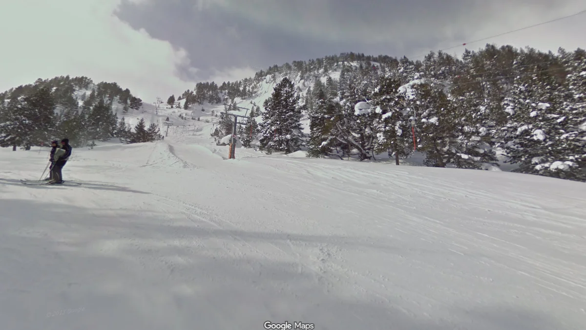 二代車雪地履帶車