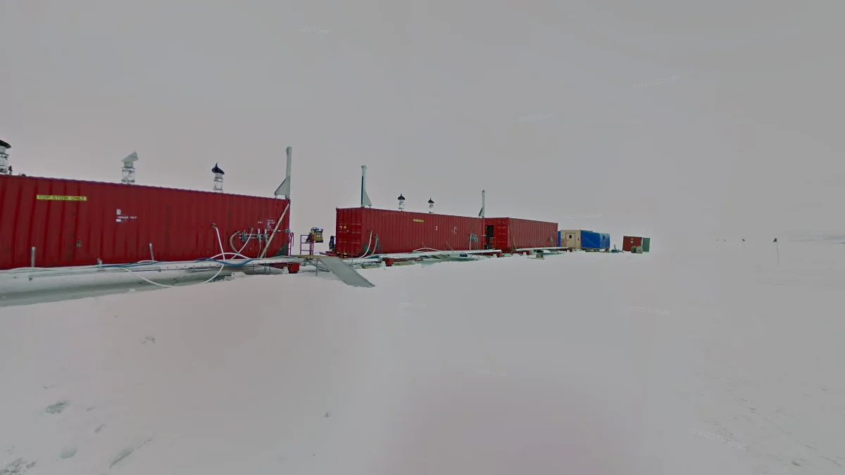 麥克默多站以南：廣闊雪景與山丘