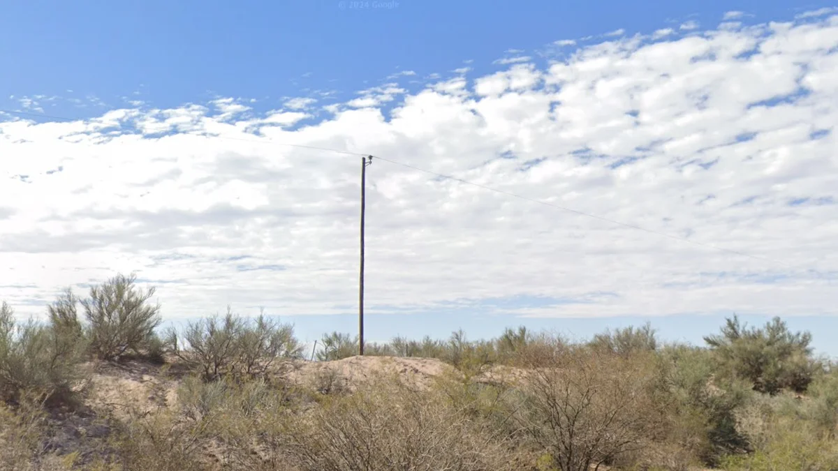 門多薩單絕緣子電桿