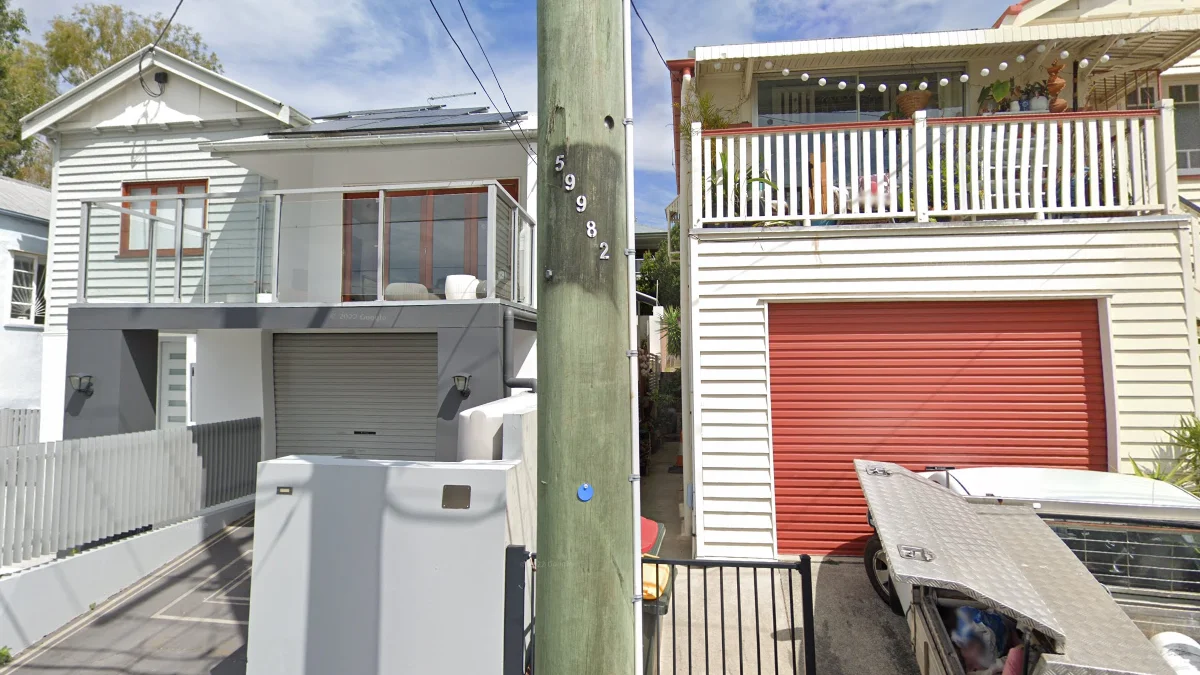 昆士蘭電線桿黑色標記