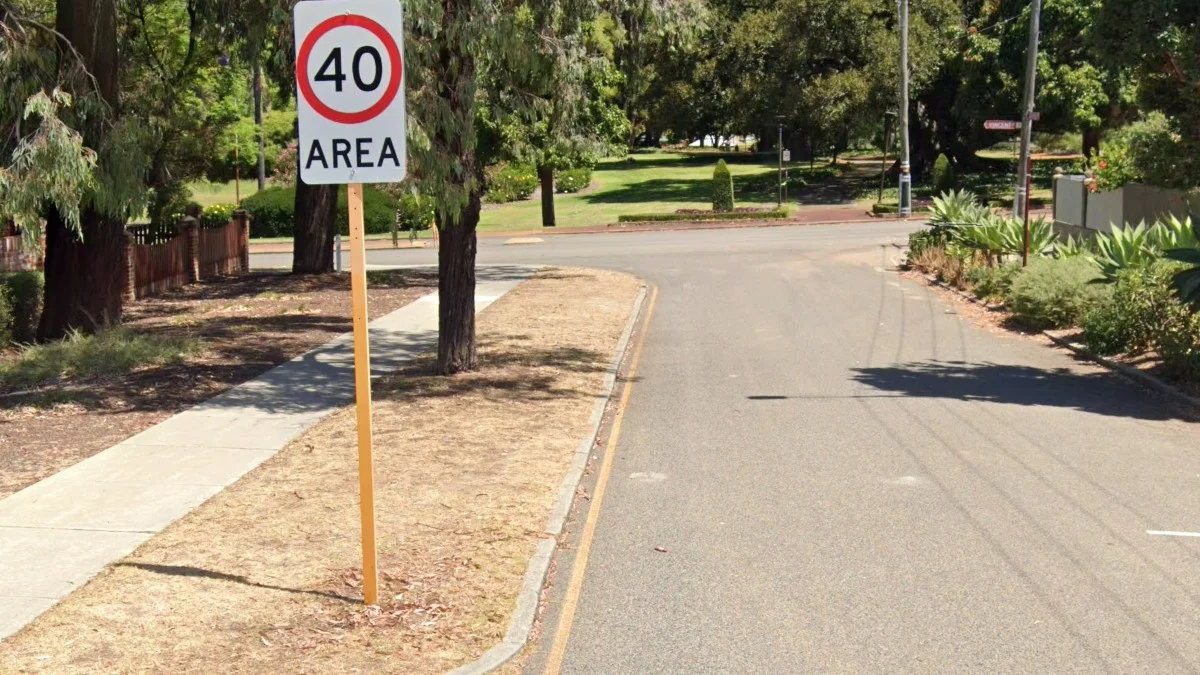 西澳黃色路標桿