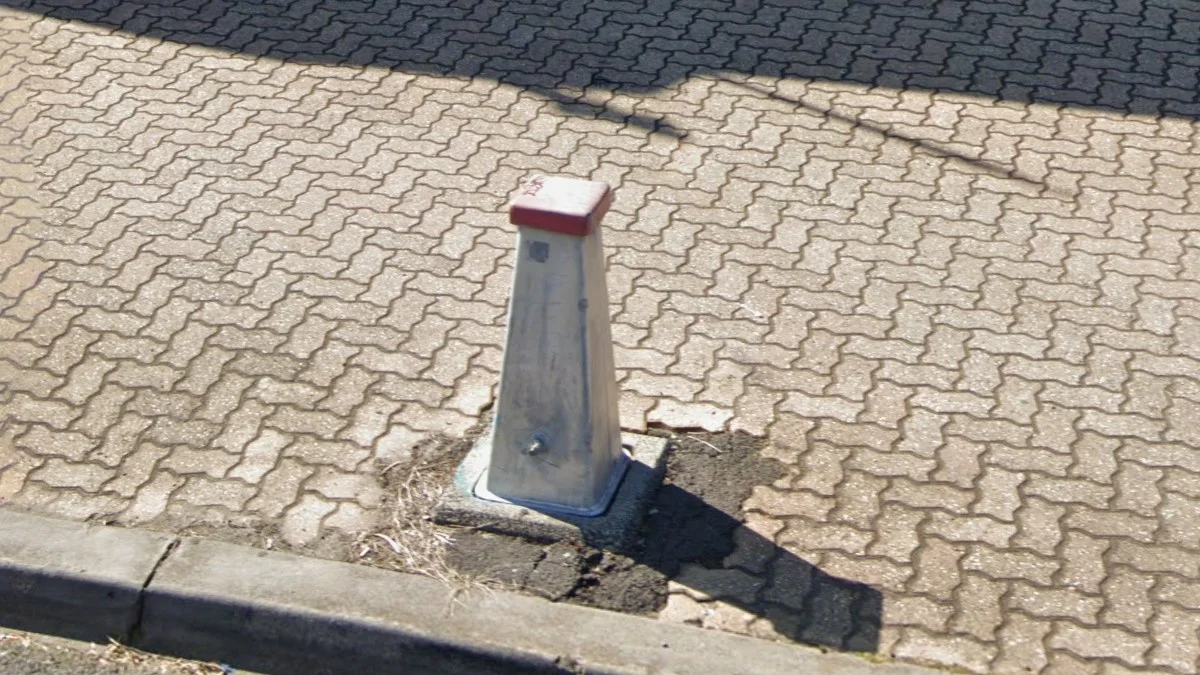 維多利亞紅色頂部消防栓