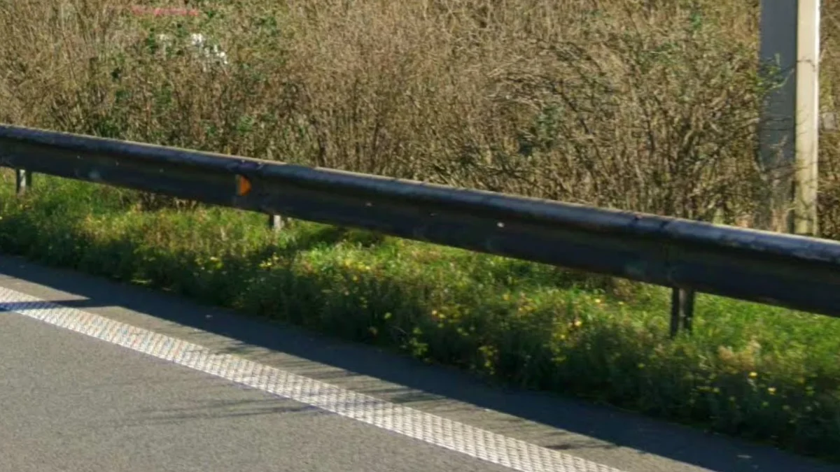 A型黃色反光護欄