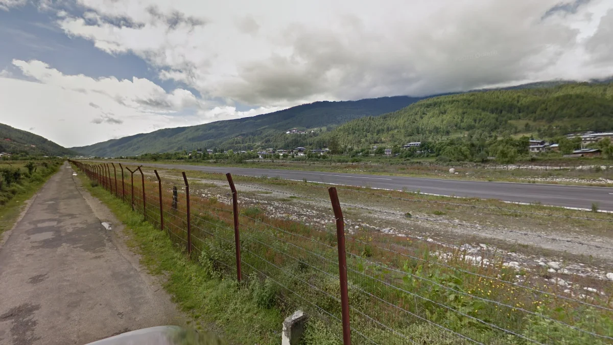 帕羅與不丹國內機場對比