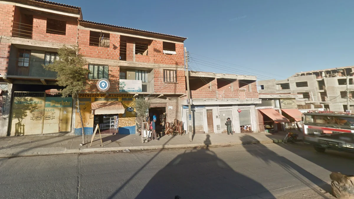 玻利維亞紅磚建築