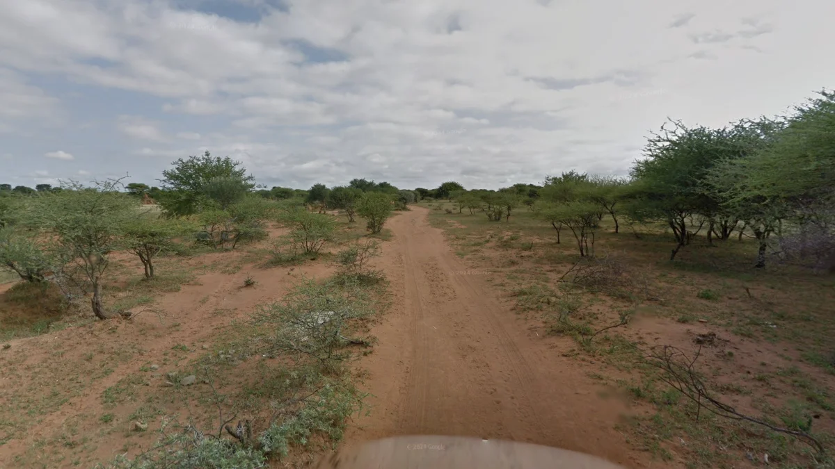 哈博羅內郊區土路