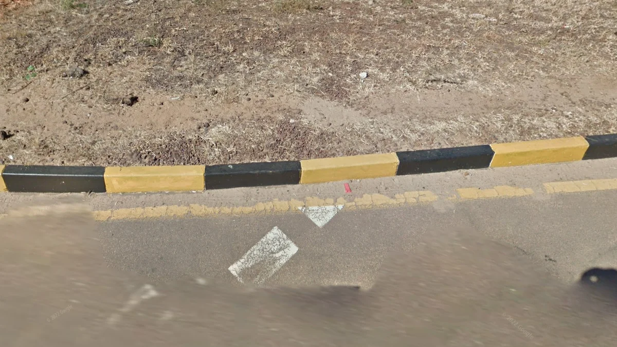 條紋路緣與防撞桿