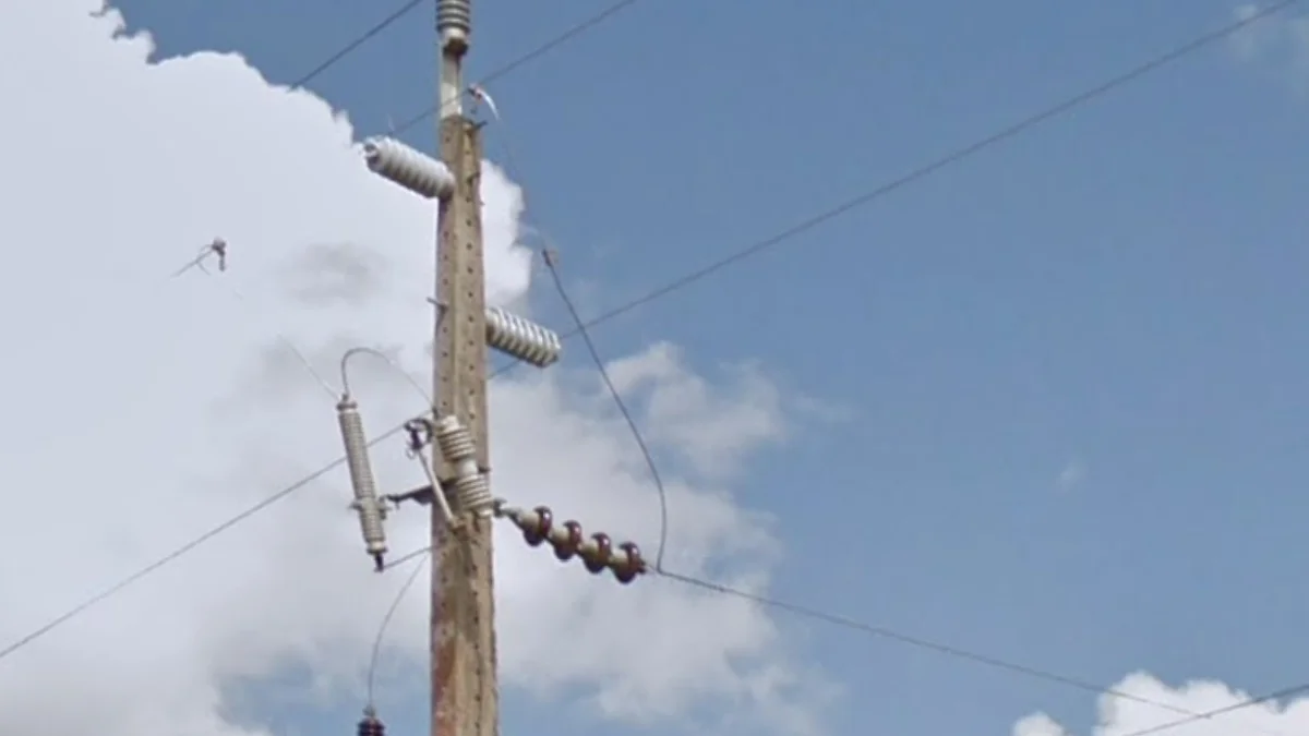 交錯水平絕緣體