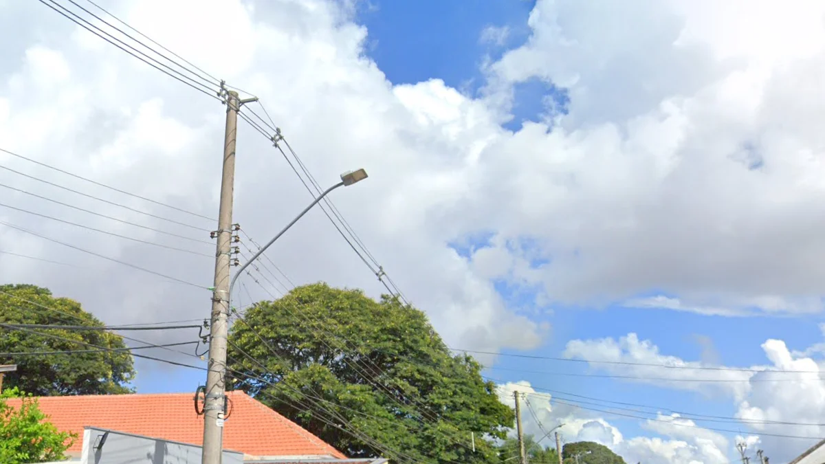 燈臂直接連接電桿