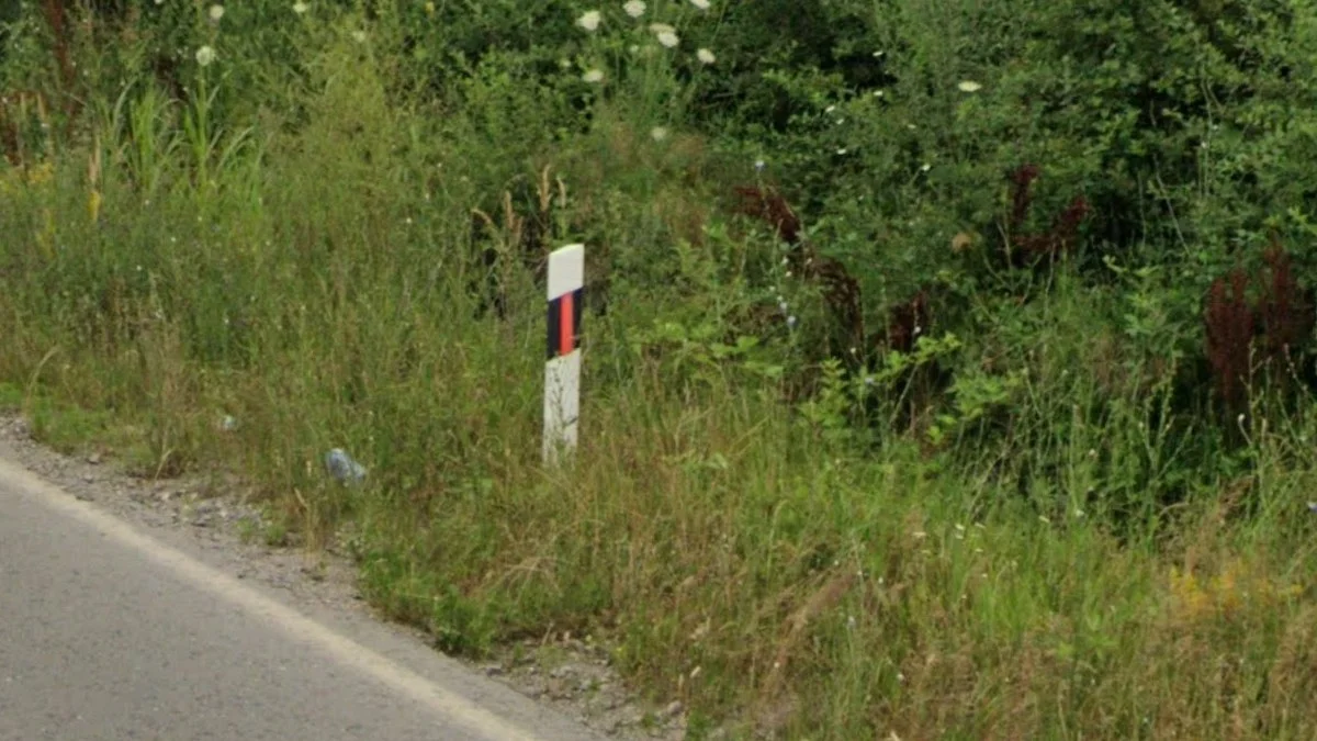 稀有紅白反光片路樁