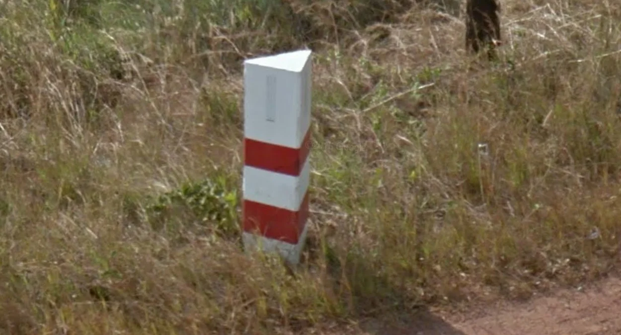 西南部三角形路樁