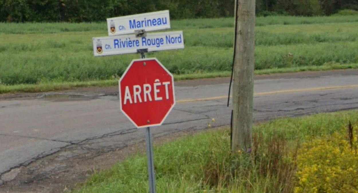 魁北克省「Arrêt」停車標誌