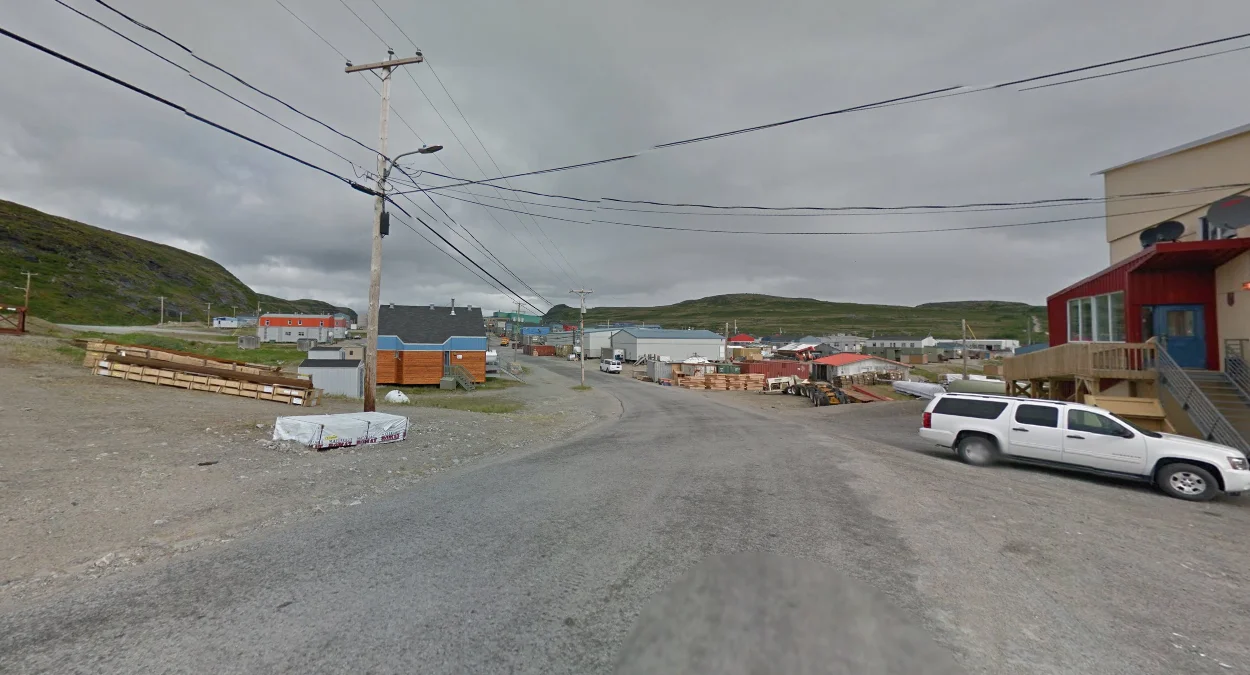 魁北克北部綠色岩石山丘