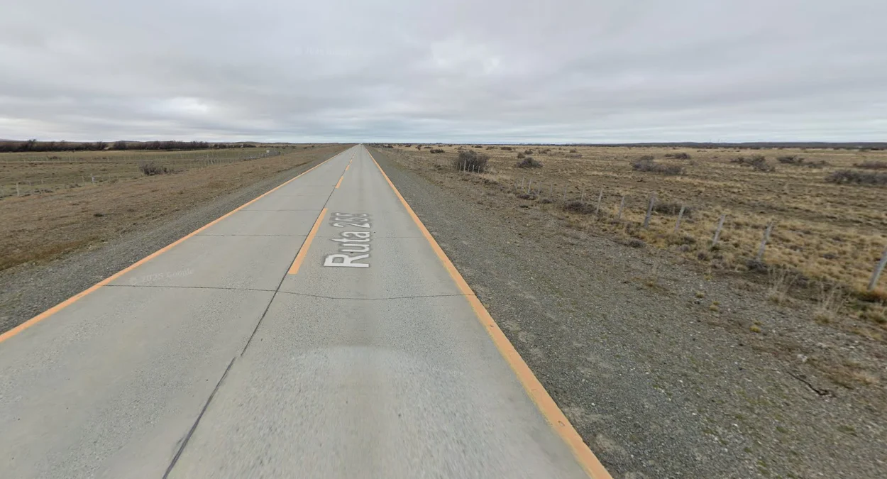 麥哲倫全黃線路面