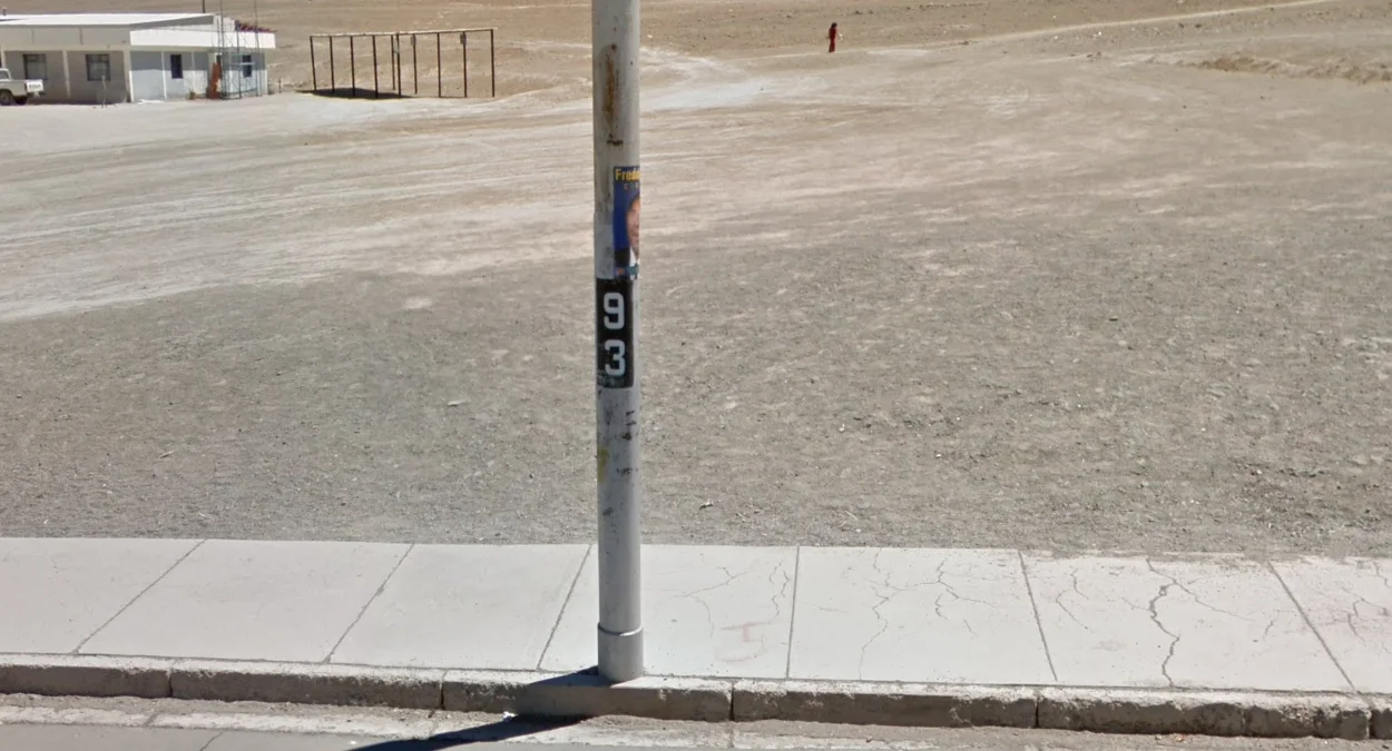 薩爾瓦多黑色圓桿