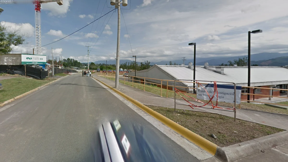 理工學院旁山脈