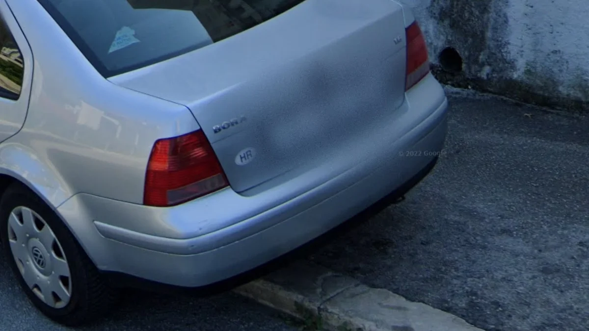 車輛上的HR貼紙