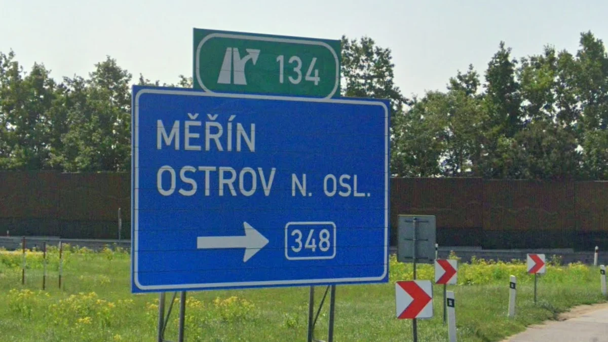 高速公路標誌雙色邊框