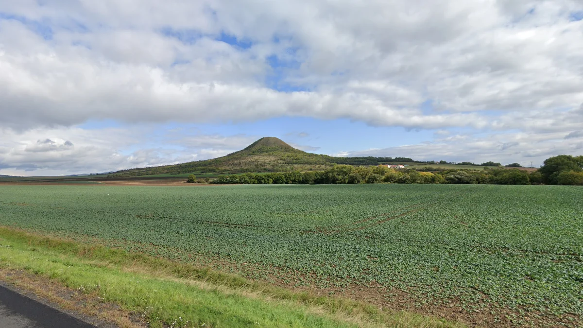北波希米亞起伏景觀與陡峭孤山