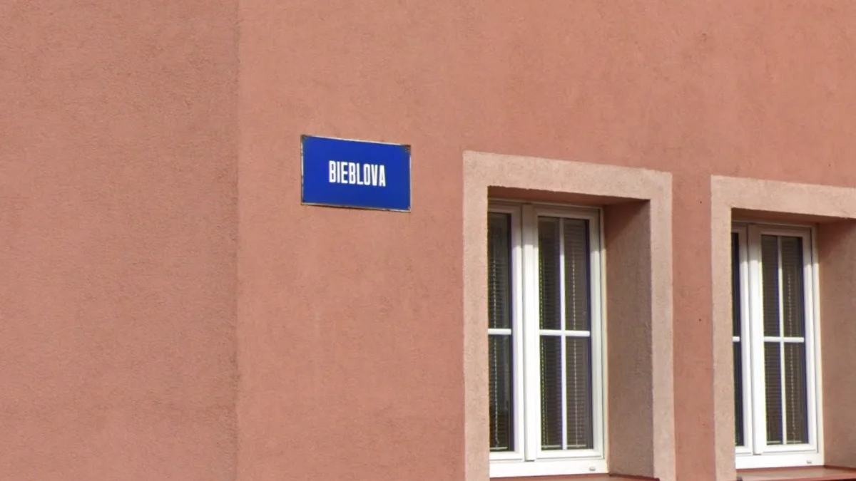 東部常見藍色街道標誌