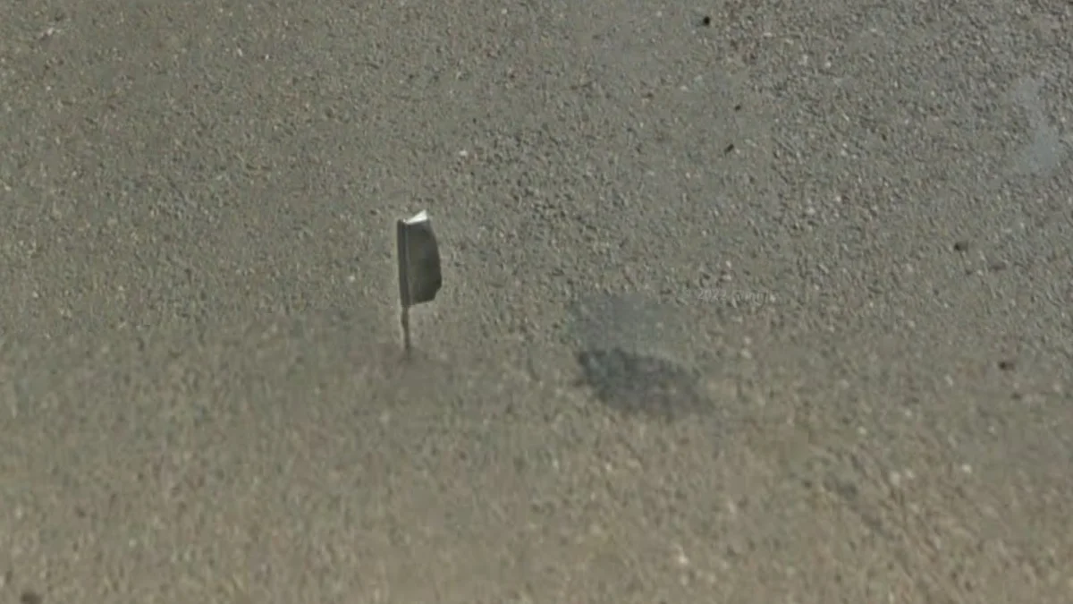 三代街景車頂部灰色膠帶天線