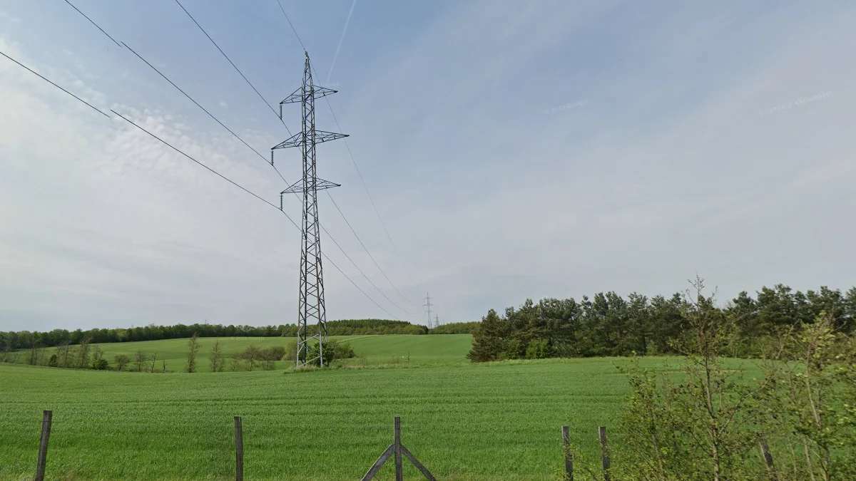 罕見的街道電線桿