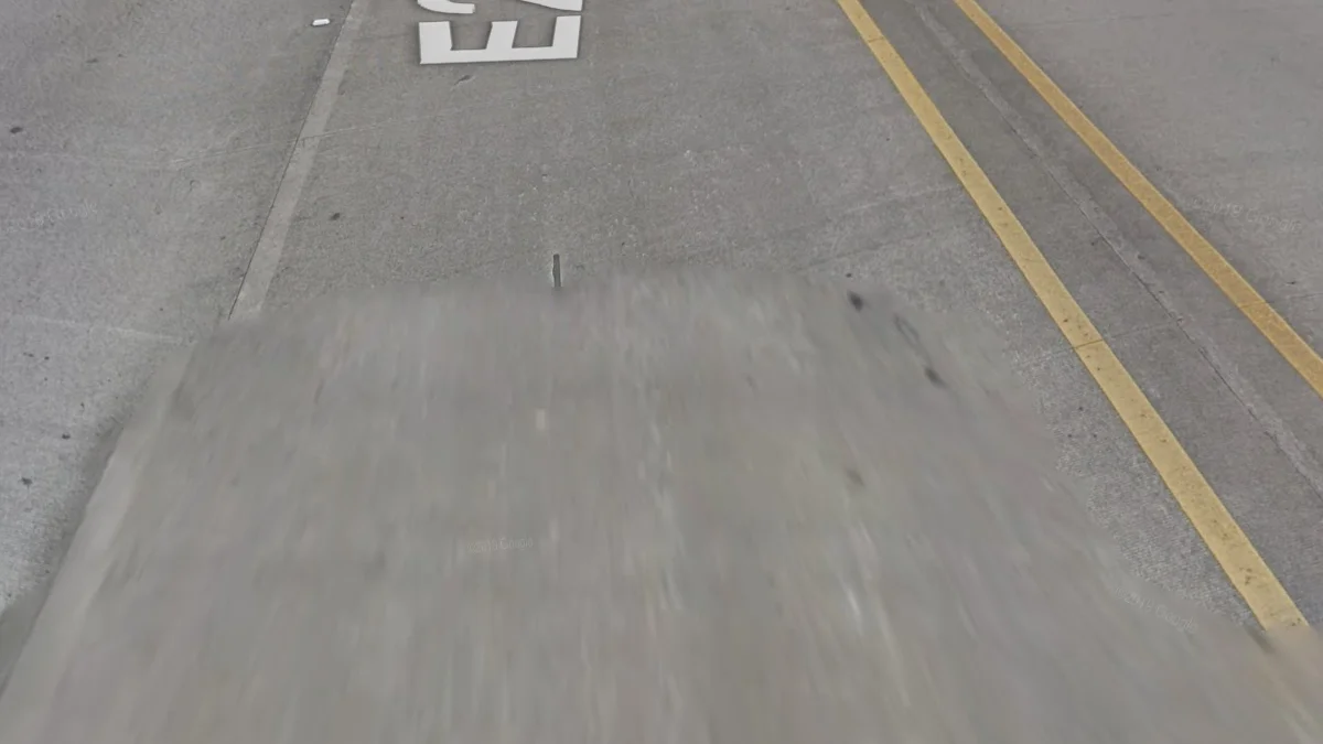 白色街景車短粗天線