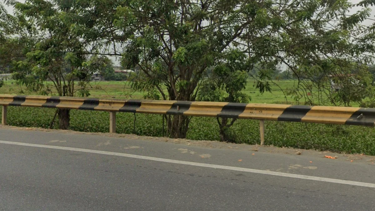 瓜亞斯省黑黃色護欄