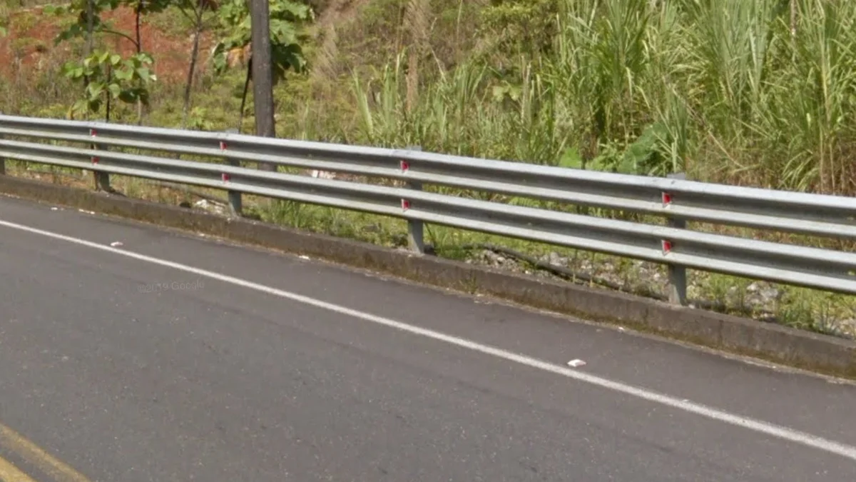 非常常見的雙層護欄