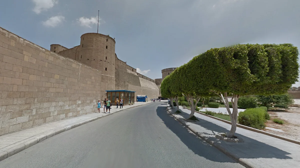 開羅城堡巨大砂岩城牆