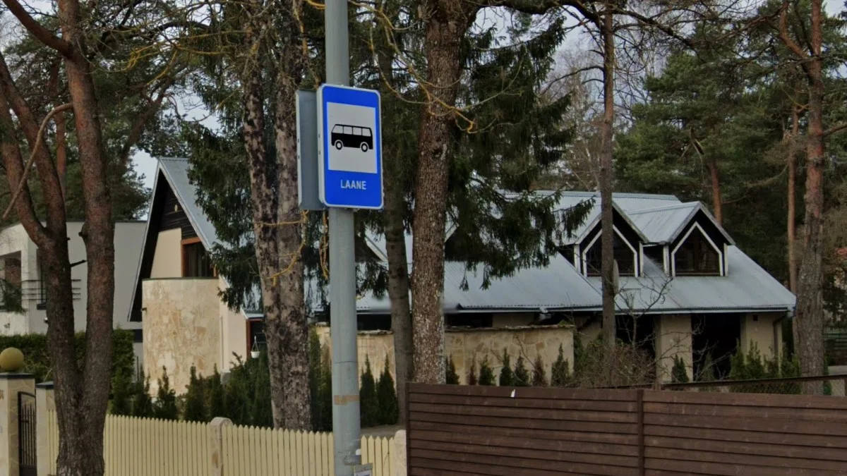 四窗公車站牌設計