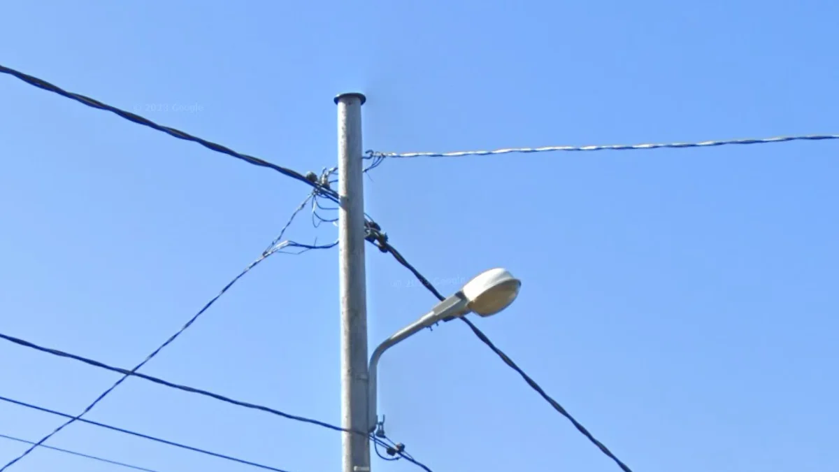 木桿頂部金屬帽