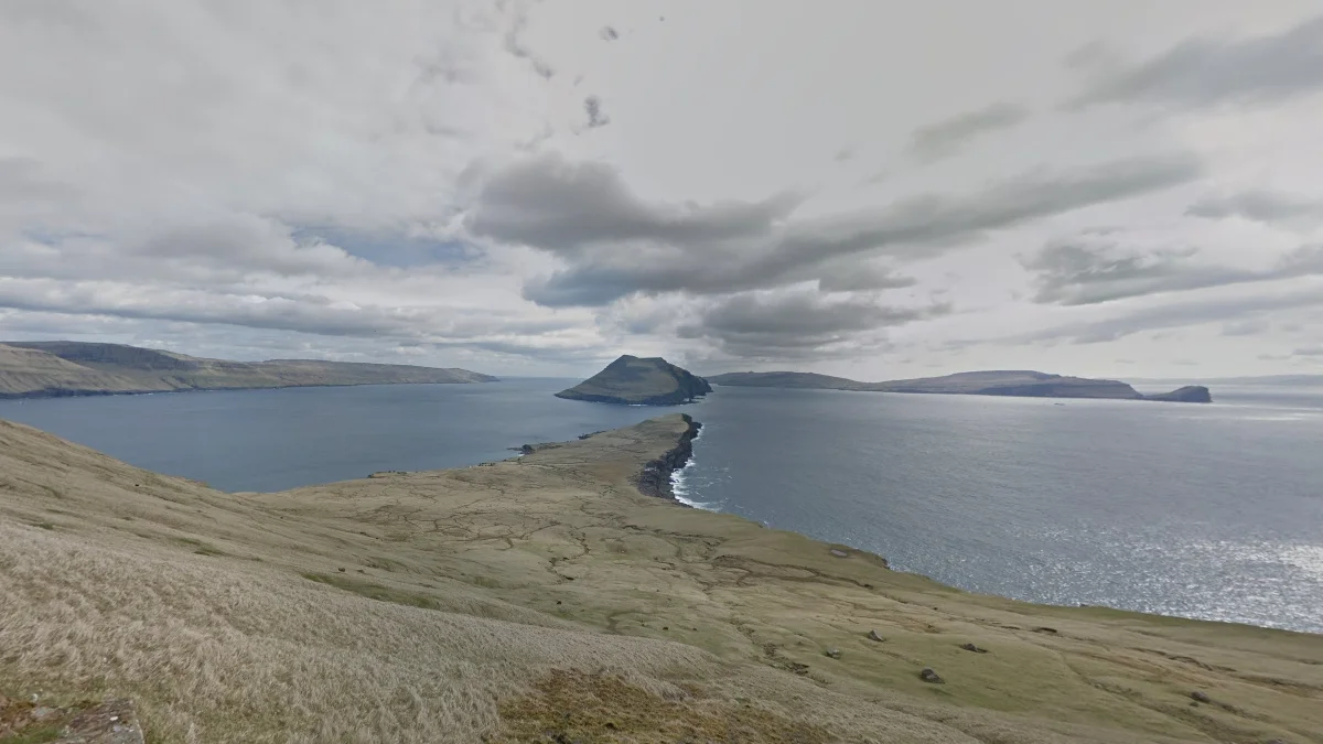 科爾圖爾島狹窄半島