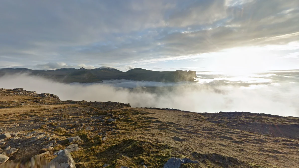 艾迪斯科勒低雲環繞