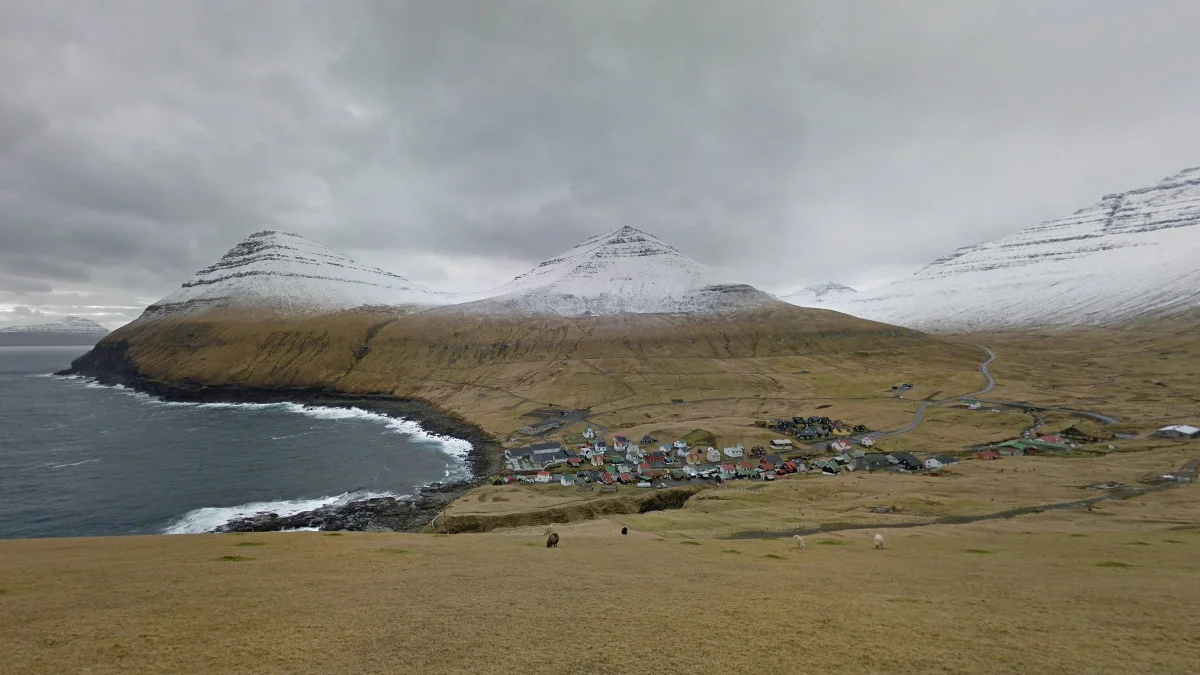 吉奧格夫南部村莊雪山