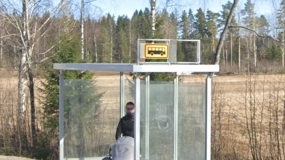 芬蘭兩種公車站牌