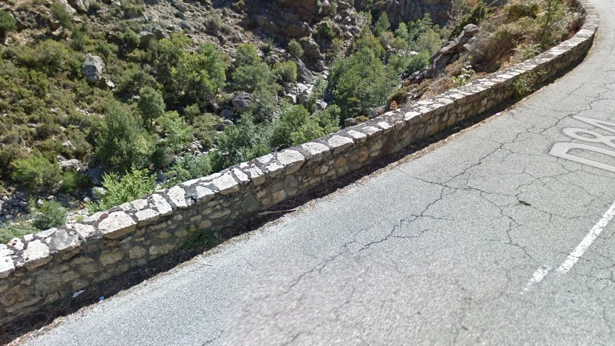 科西嘉島石製障礙物