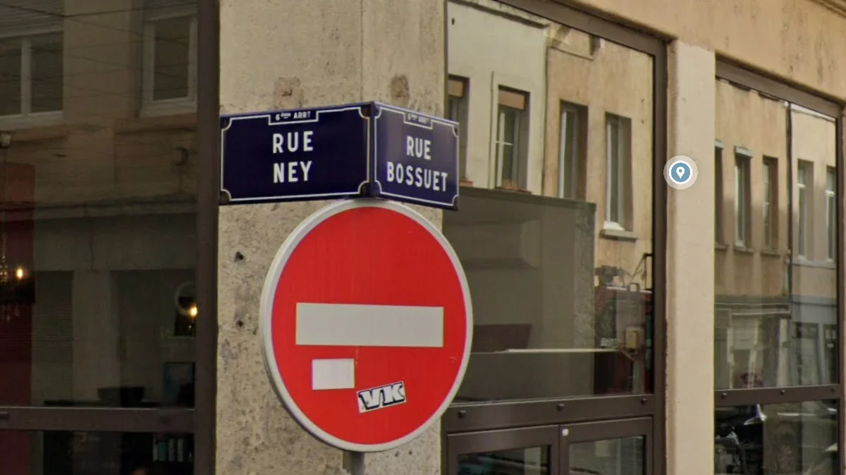 里昂街牌不間斷白邊