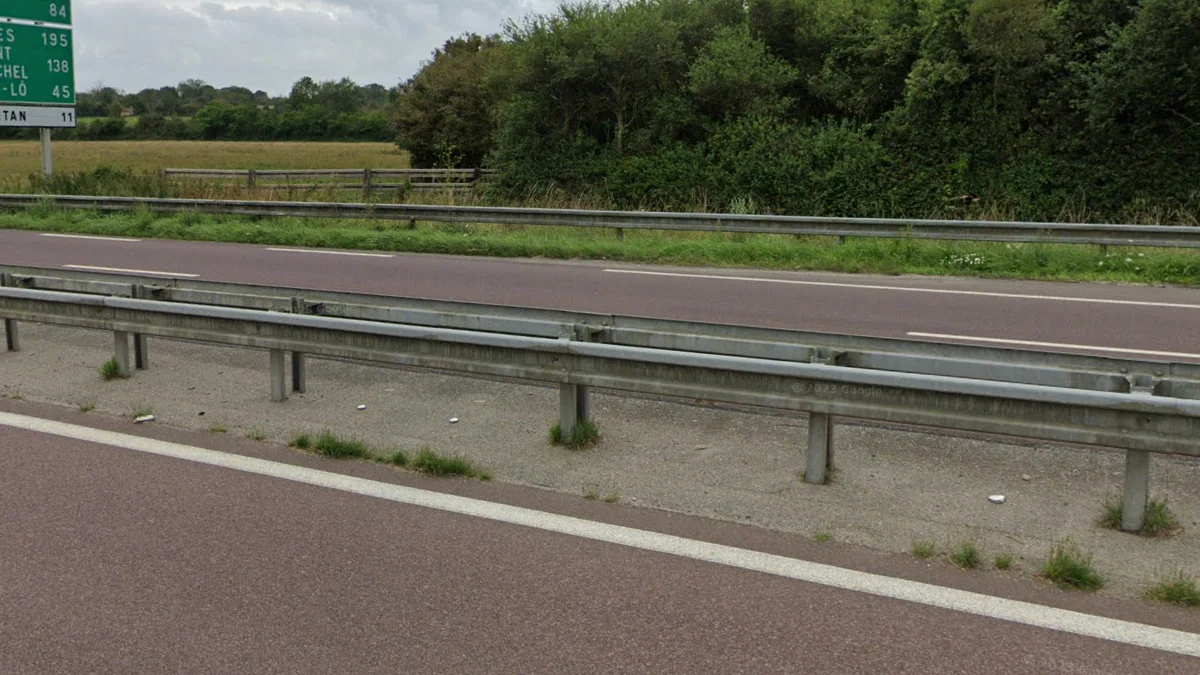 北部高速薄型B型護欄