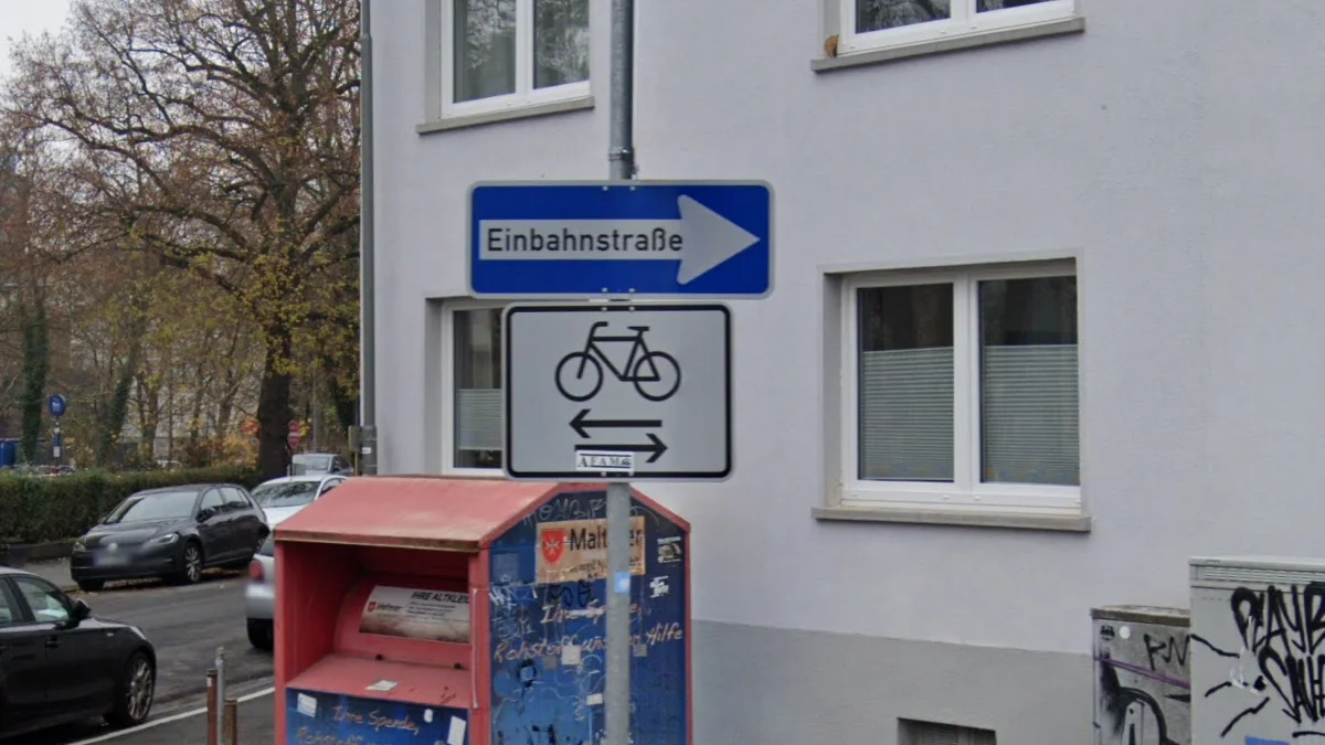 「Einbahnstraße」單行道標誌