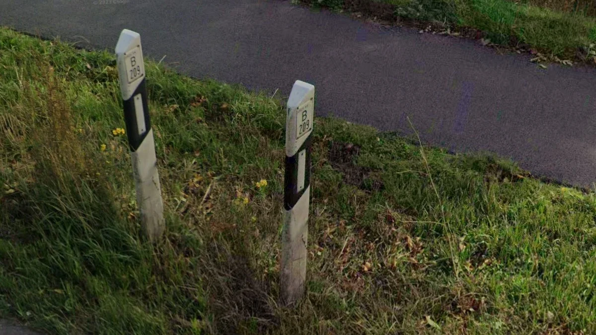 黑白相間的反光柱