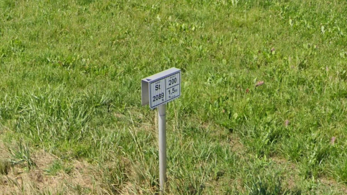 巴伐利亞三段式白色路標