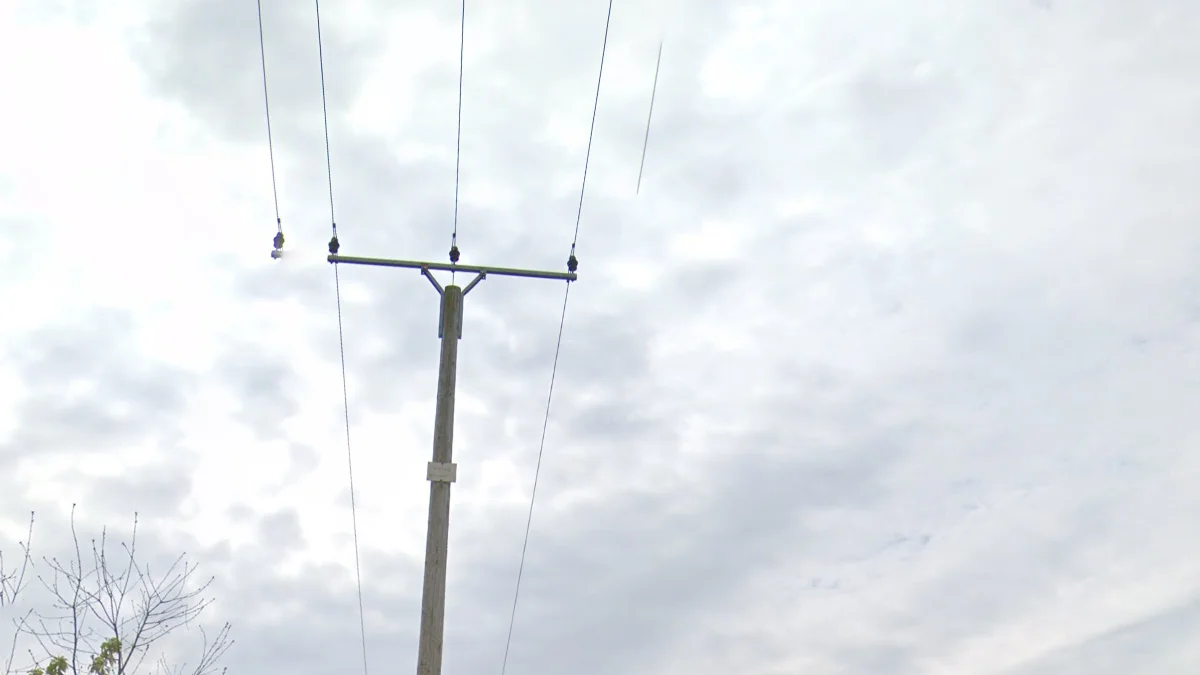 西德常見三角形電線桿頂