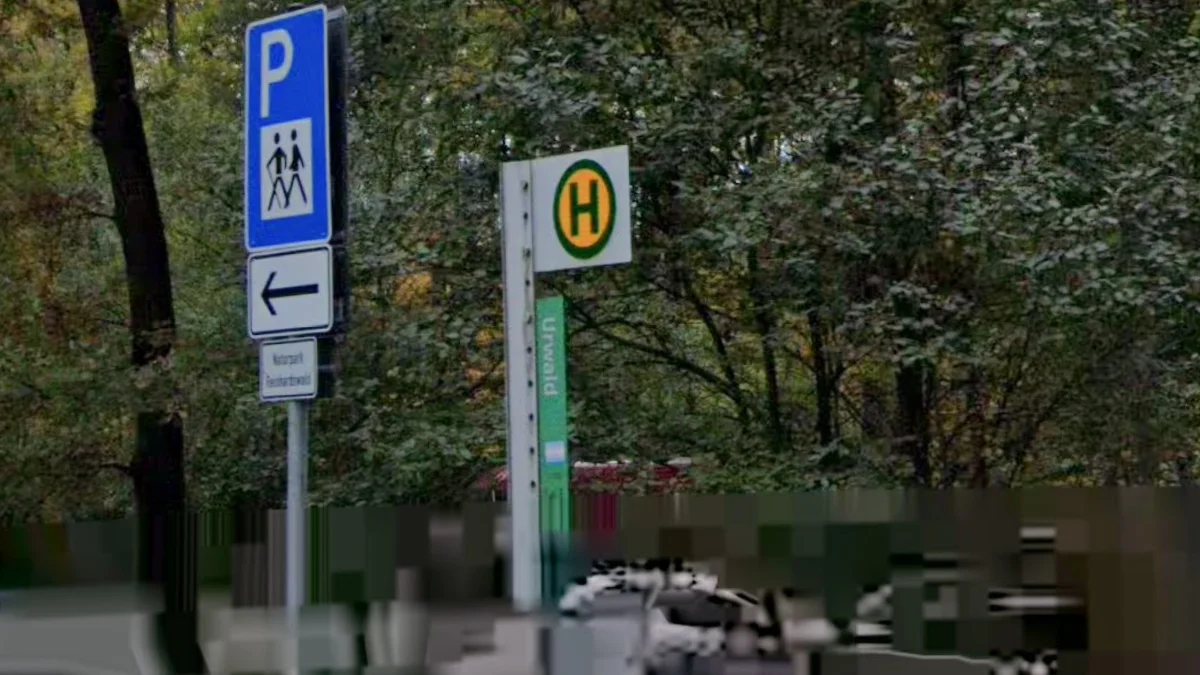 黃綠色H標誌公車站牌