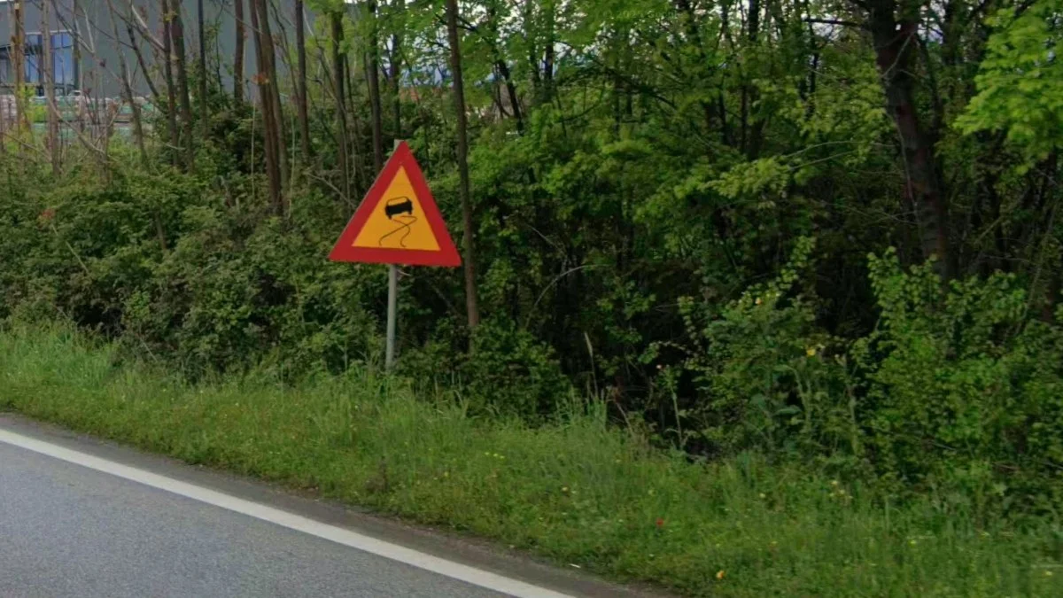 紅框黃底警告標誌