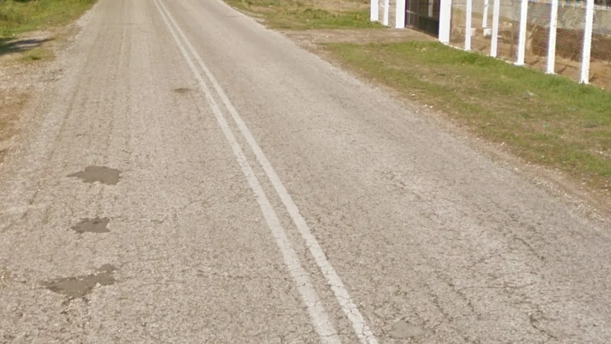 希臘常見褪色實心雙白中線